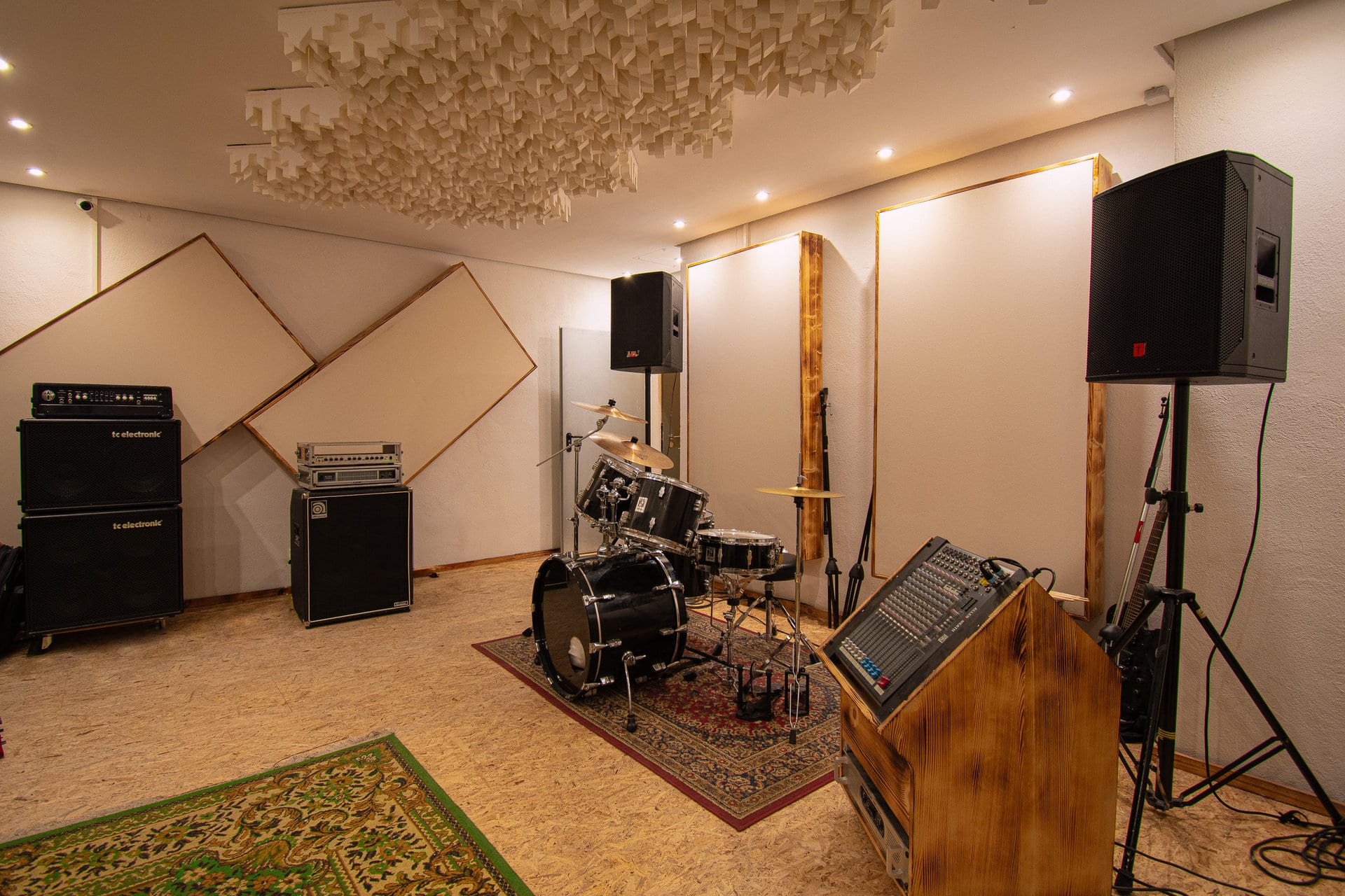 Rehearsal Room
18€/hour139€/month*32 ㎡