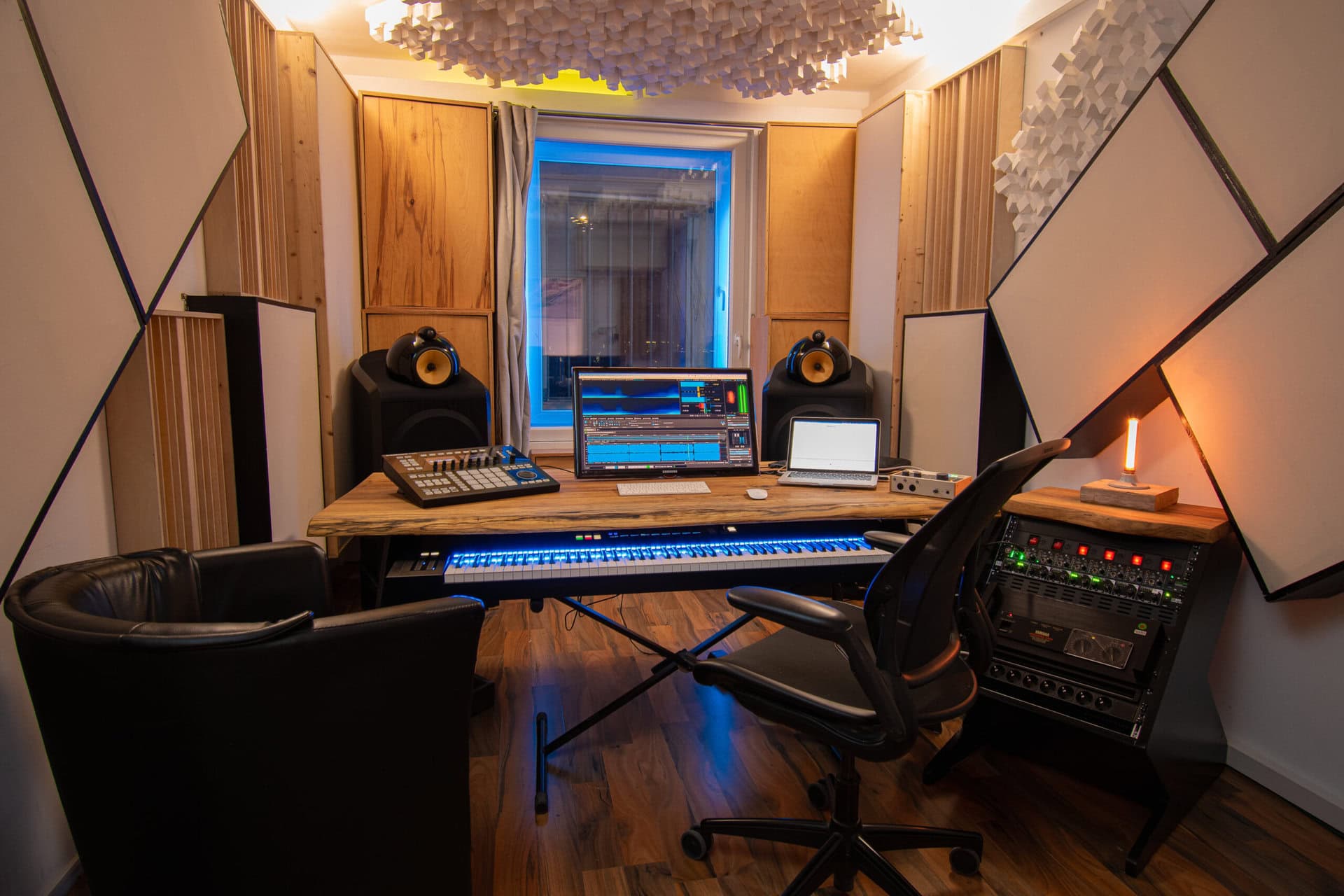 Production Suite #2
25€/hour149€/month*14 ㎡